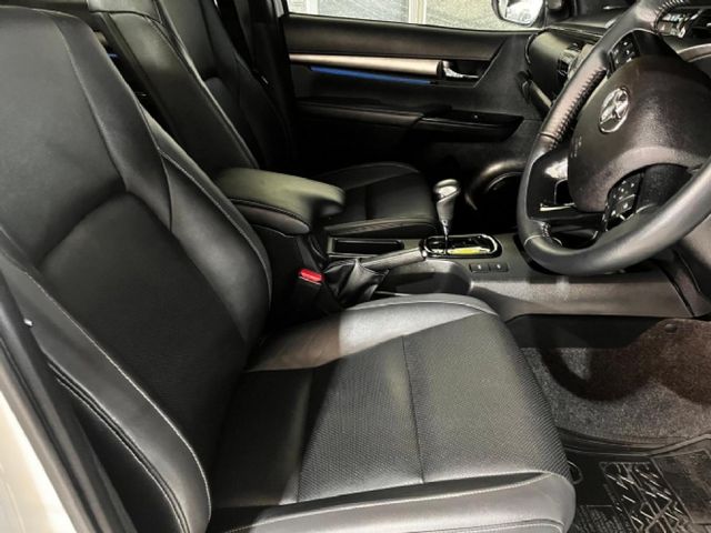 2022 Toyota Hilux 2.8 GD-6 Raised Body Legend RS 4x4 Auto Double-Cab, photo 5