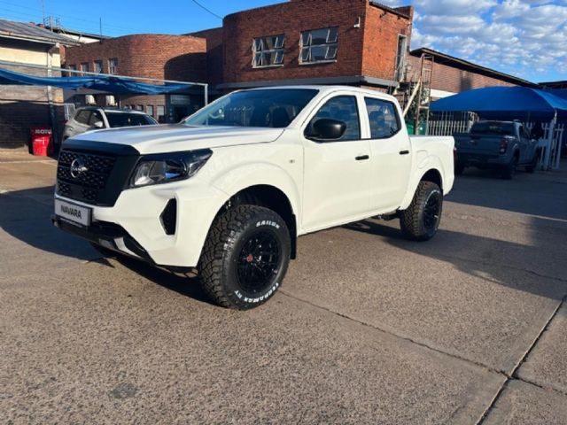 2026 Nissan Navara 2.5D XE 4x4 Double-Cab, photo 2