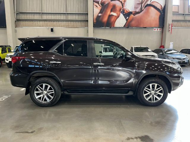 2017 Toyota Fortuner 2.8 GD-6 Raised Body Auto, photo 2