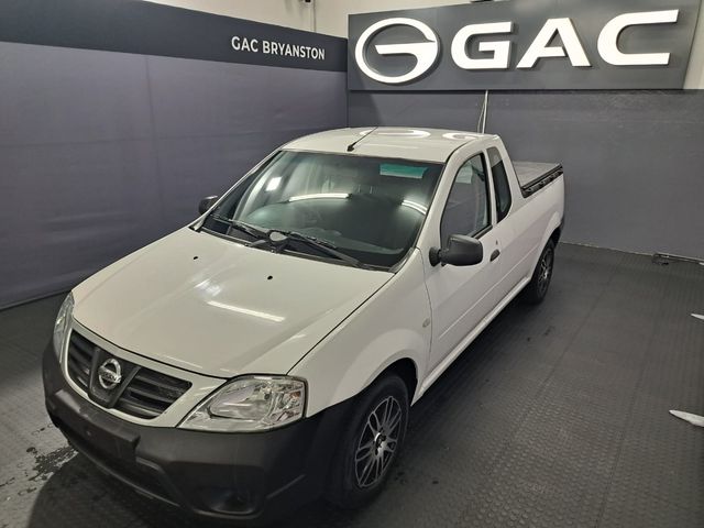 2023 Nissan NP200 1.6 A/C Safety Pack, photo 2