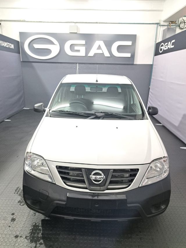 2023 Nissan NP200 1.6 A/C Safety Pack, photo 3