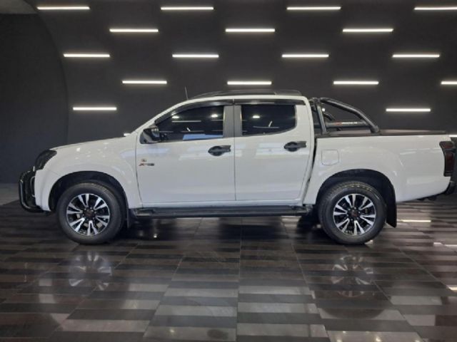 2022 Isuzu D-Max 300 X-Rider Auto Double-Cab, photo 5