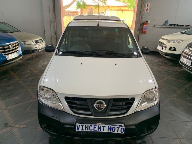 2019 Nissan NP200 1.6 A/C Safety Pack, photo 2