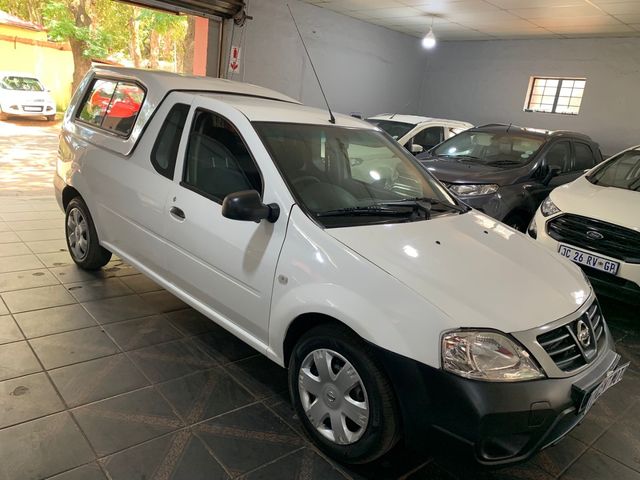2019 Nissan NP200 1.6 A/C Safety Pack, photo 3