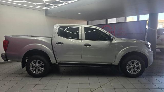 2026 Nissan Navara 2.5 DDTi SE Plus Auto Double-Cab, photo 4