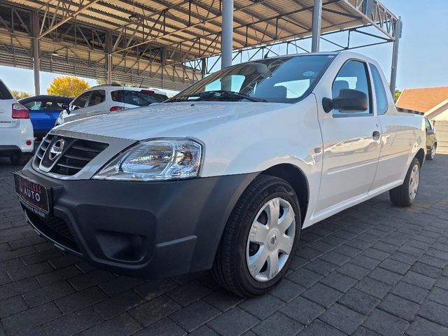 2022 Nissan NP200 1.6 A/C Safety Pack