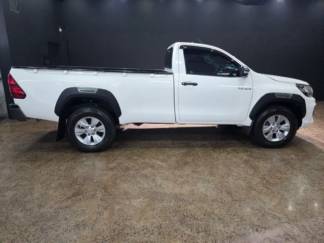 2017 Toyota Hilux 2.4 GD-6 Raised Body SRX Single-Cab, photo 3