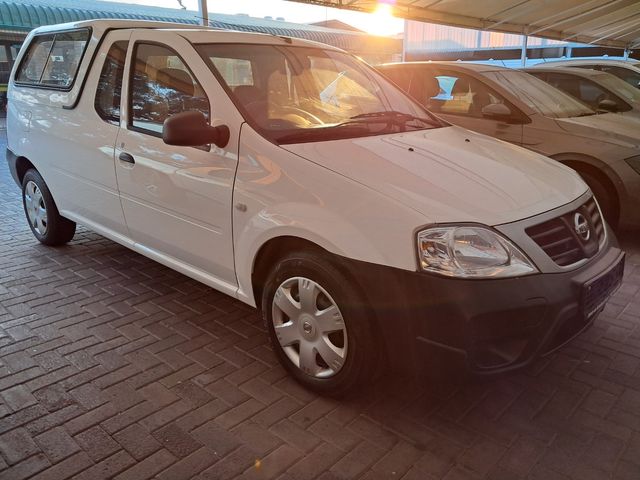 2023 Nissan NP200 1.6 A/C Safety Pack