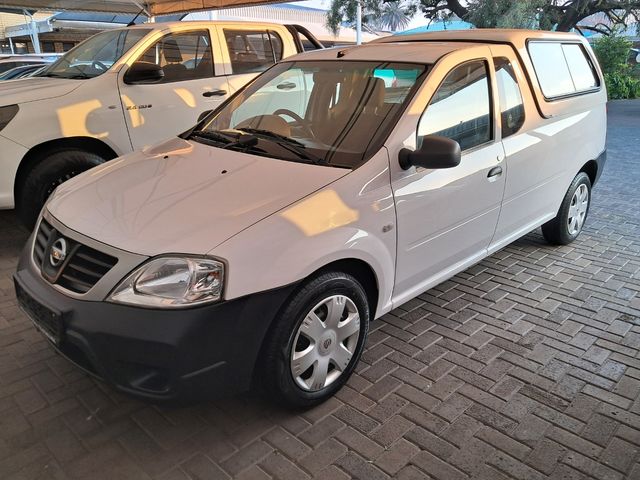 2023 Nissan NP200 1.6 A/C Safety Pack, photo 2
