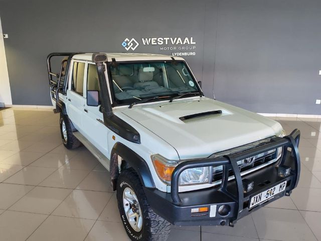 2015 Toyota Land Cruiser 79 4.5 D Double-Cab