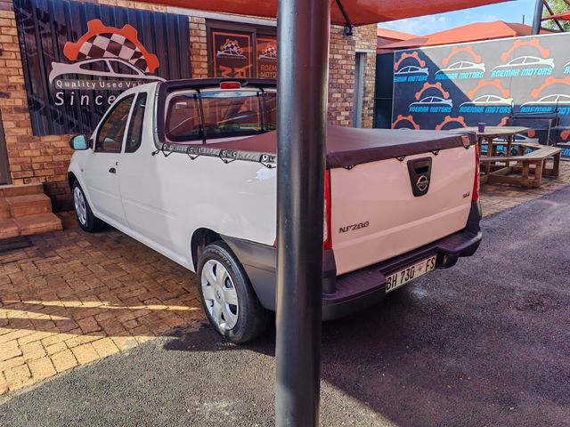 2010 Nissan NP200 1.6, photo 5