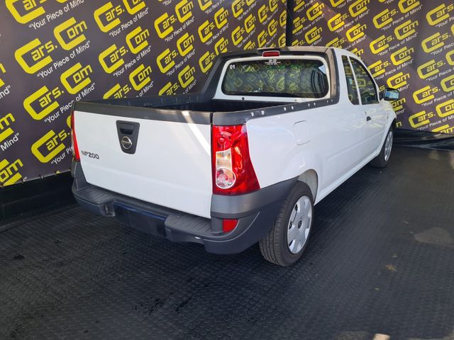 2019 Nissan NP200 1.6 A/C Safety Pack, photo 3