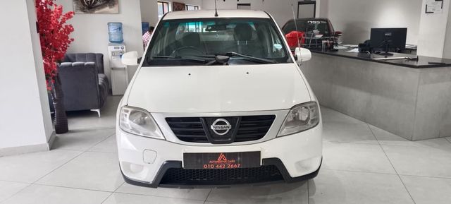 2017 Nissan NP200 1.6 A/C Safety Pack, photo 2