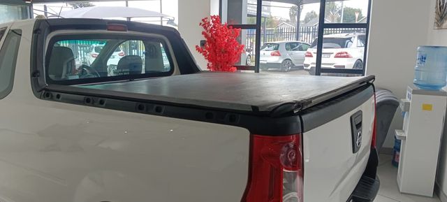 2017 Nissan NP200 1.6 A/C Safety Pack, photo 4