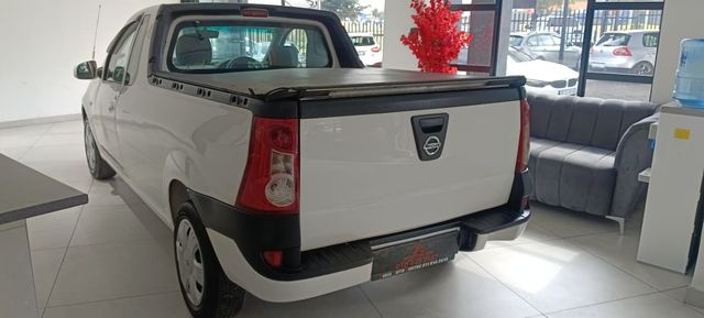 2017 Nissan NP200 1.6 A/C Safety Pack, photo 5