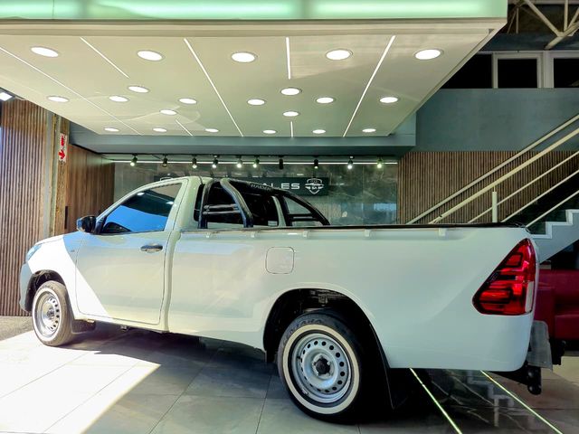 2024 Toyota Hilux S, photo 2