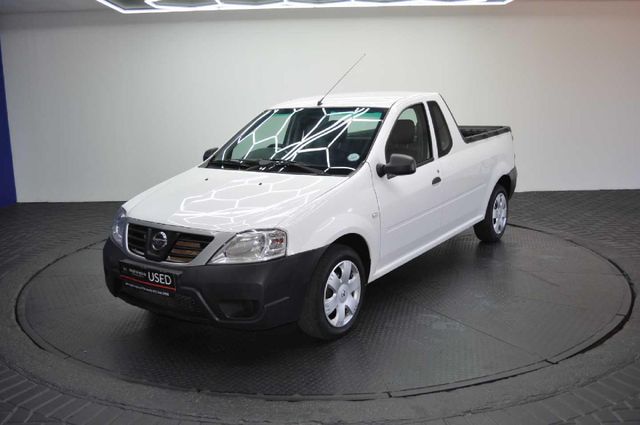 2023 Nissan NP200 1.6 A/C Safety Pack, photo 2