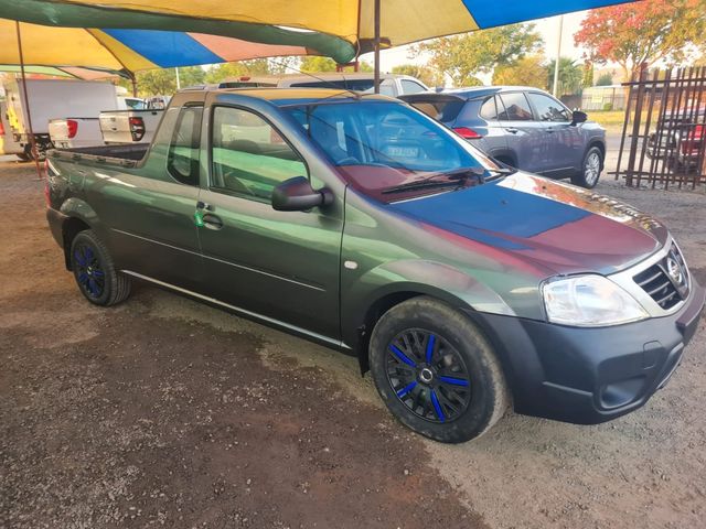 2015 Nissan NP200 One onwer full service history, photo 3
