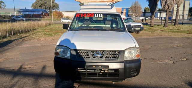 2013 Nissan NP300 2.0i LWB Single-Cab