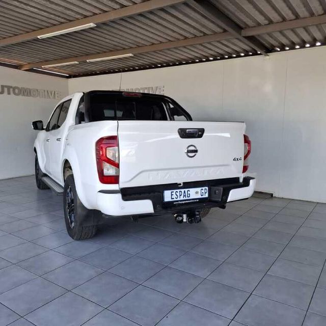 2022 Nissan Navara 2.5 DDTi LE Plus 4X4 Auto Double-Cab, photo 3
