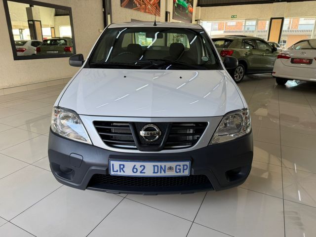 2024 Nissan NP200 1.6 A/C Safety Pack, photo 5