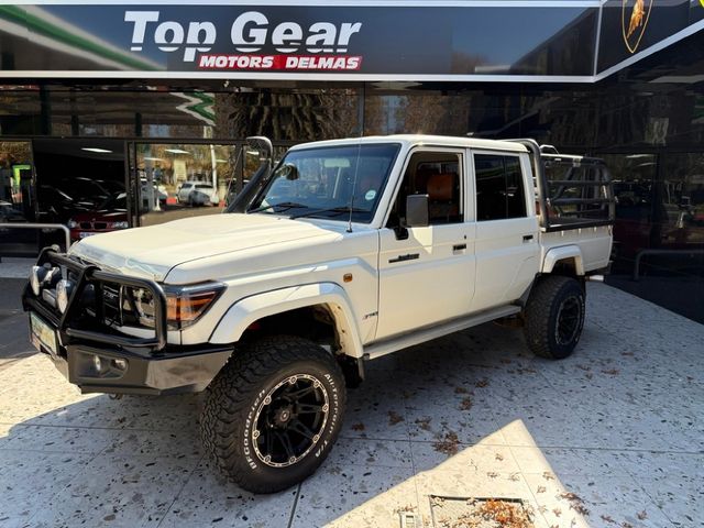 2015 Toyota Land Cruiser 79 4.0 Double-Cab