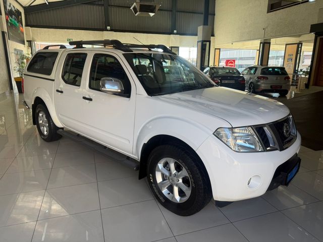 2015 Nissan Navara 2.5 dCi LE Double-Cab