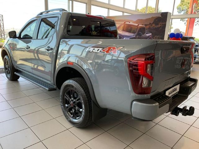 2026 Nissan Navara 2.5 DDTi PRO-4X 4X4 Auto Double-Cab, photo 4
