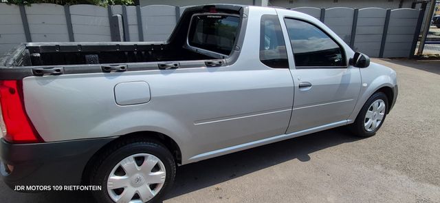 2024 Nissan NP200 1.6 A/C Safety Pack, photo 3