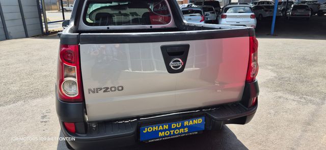 2024 Nissan NP200 1.6 A/C Safety Pack, photo 4
