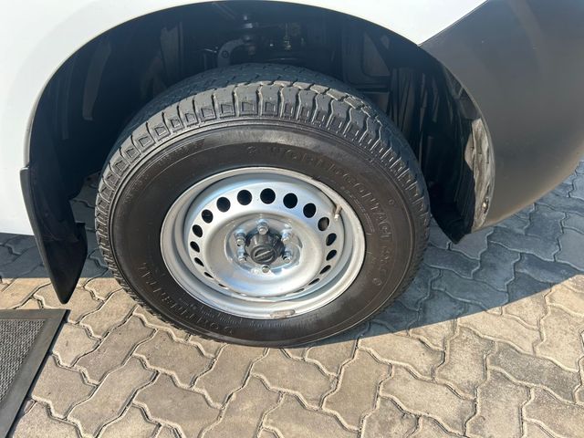 2022 Nissan Navara 2.5 DDTi SE 4X4 Single-Cab, photo 5