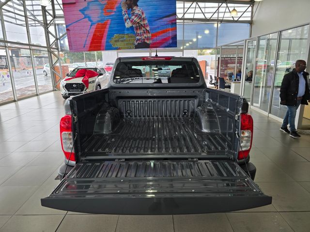 2026 Nissan Navara 2.5 DDTi SE Auto Double-Cab, photo 5