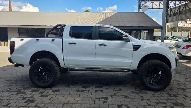 2016 Ford Ranger 3.2 TDCi XLT Auto Double-Cab, photo 3