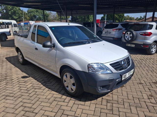 2022 Nissan NP200 1.6 A/C Safety Pack, photo 2