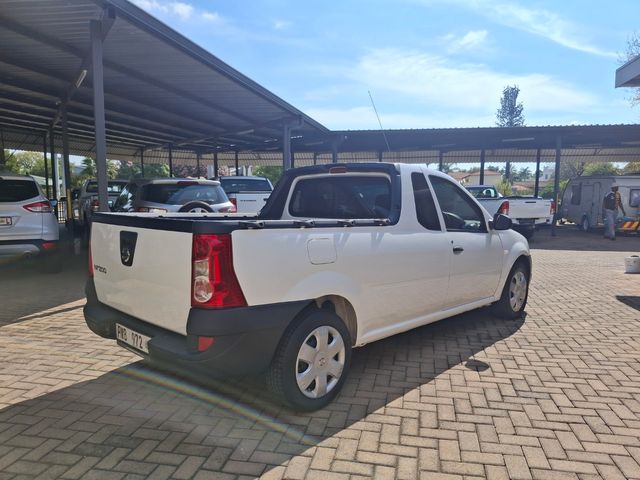 2022 Nissan NP200 1.6 A/C Safety Pack, photo 4