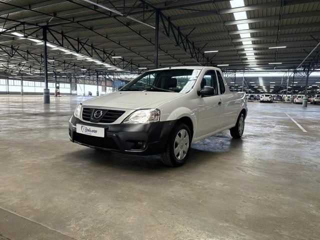 2022 Nissan NP200 1.6 A/C Safety Pack, photo 3