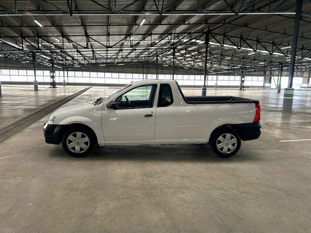 2022 Nissan NP200 1.6 A/C Safety Pack, photo 4