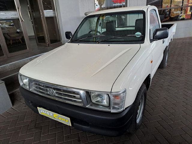 1999 Toyota Hilux 2400 D SWB Single-Cab, photo 3