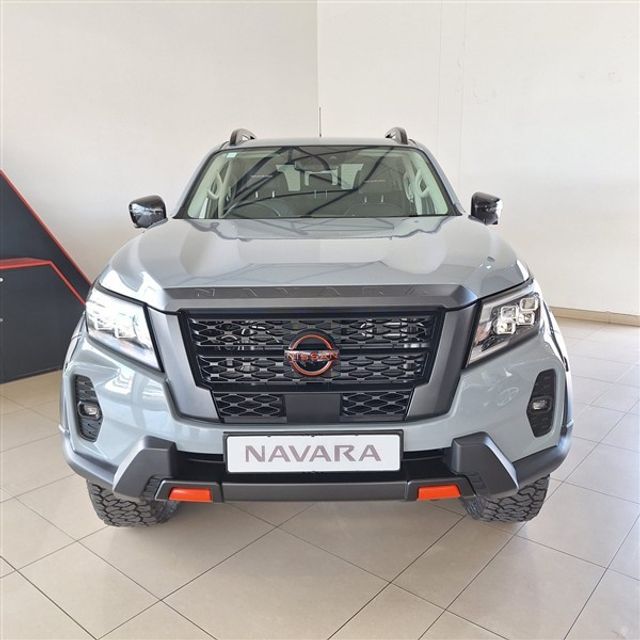 2026 Nissan Navara 2.5DDTi PRO-4X Warrior 4x4 Double-Cab Auto, photo 2
