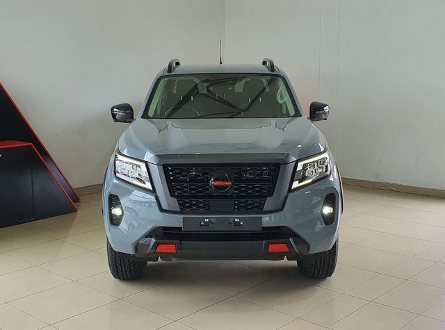 2026 Nissan Navara 2.5 DDTi PRO-4X 4X4 Auto Double-Cab, photo 2