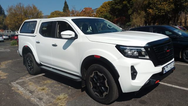 2022 Nissan Navara 2.5 DDTi LE Plus Auto Double-Cab
