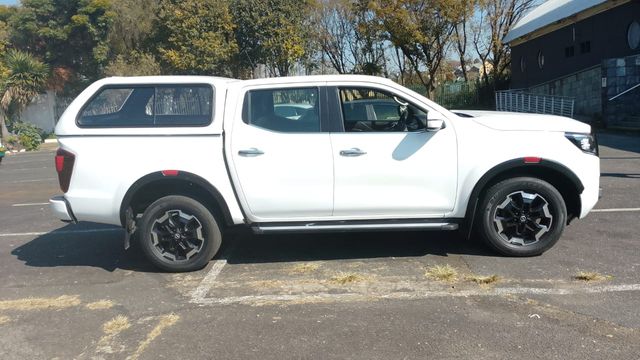 2022 Nissan Navara 2.5 DDTi LE Plus Auto Double-Cab, photo 4