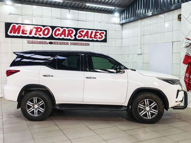 2022 Toyota Fortuner 2.4 GD-6 Raised Body Auto, photo 3