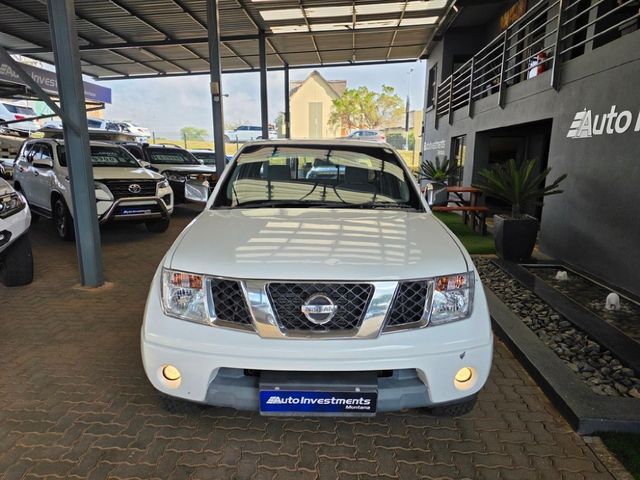 2011 Nissan Navara 2.5 dCi XE KingCab Single-Cab, photo 2
