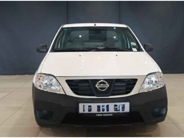 2023 Nissan NP200 1.6 A/C Safety Pack, photo 2