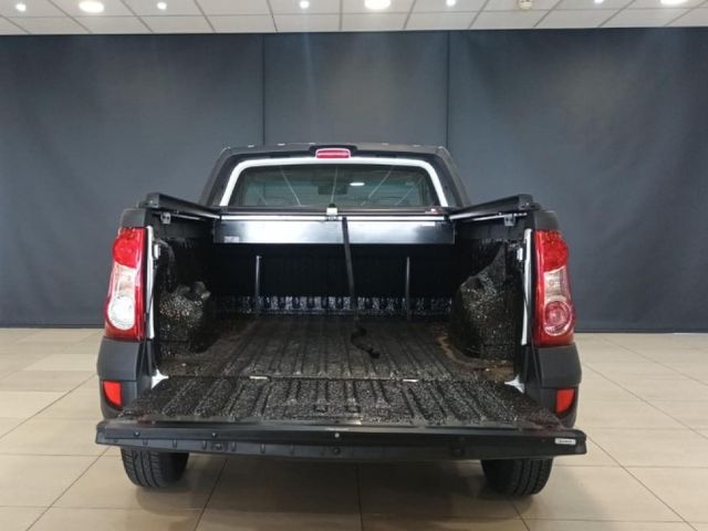 2023 Nissan NP200 1.6 A/C Safety Pack, photo 5