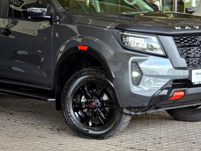 2026 Nissan Navara 2.5 DDTi PRO-4X 4X4 Auto Double-Cab, photo 2