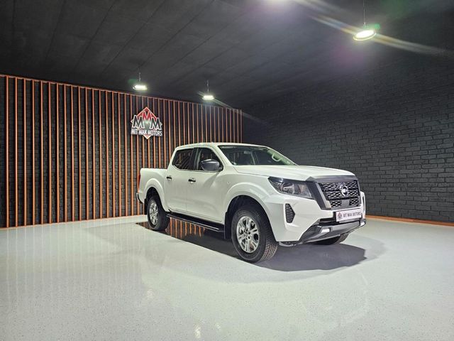 2024 Nissan Navara 2.5 DDTi SE Plus Auto Double-Cab, photo 3