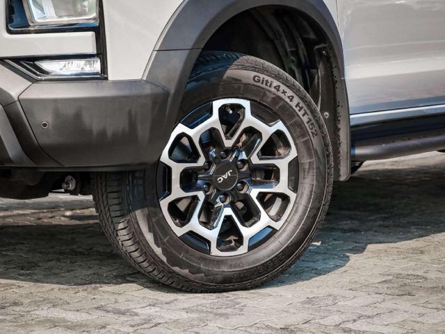 2025 JAC T9 2.0 CTI Super Lux 4x4 Auto Double-Cab, photo 3