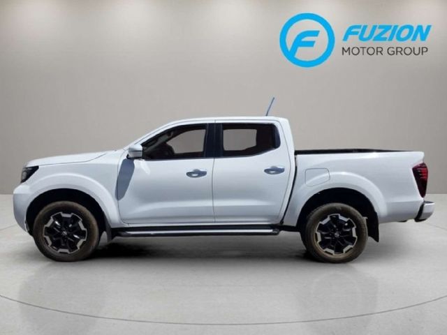 2022 Nissan Navara 2.5 DDTi LE Plus 4X4 Auto Double-Cab, photo 4